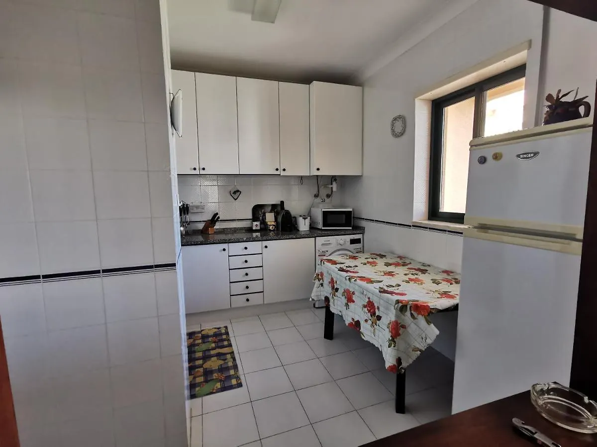 Appartamento Logement Terrain De Tennis/Piscine 800M De La Mer Portimão Portogallo